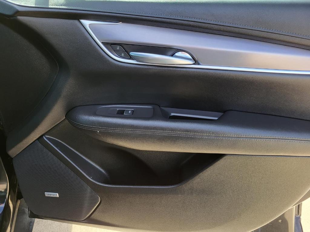 used 2021 Cadillac XT5 car, priced at $25,855