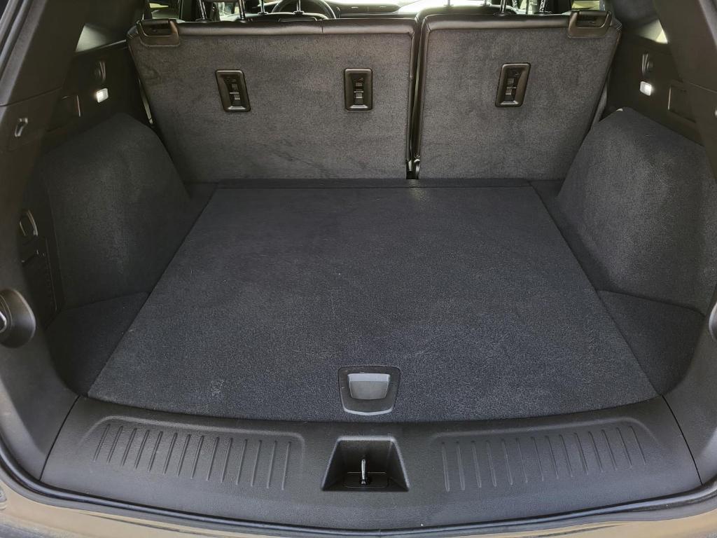 used 2021 Cadillac XT5 car, priced at $25,855