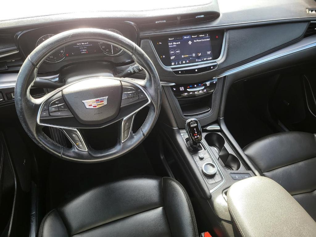 used 2021 Cadillac XT5 car, priced at $25,855