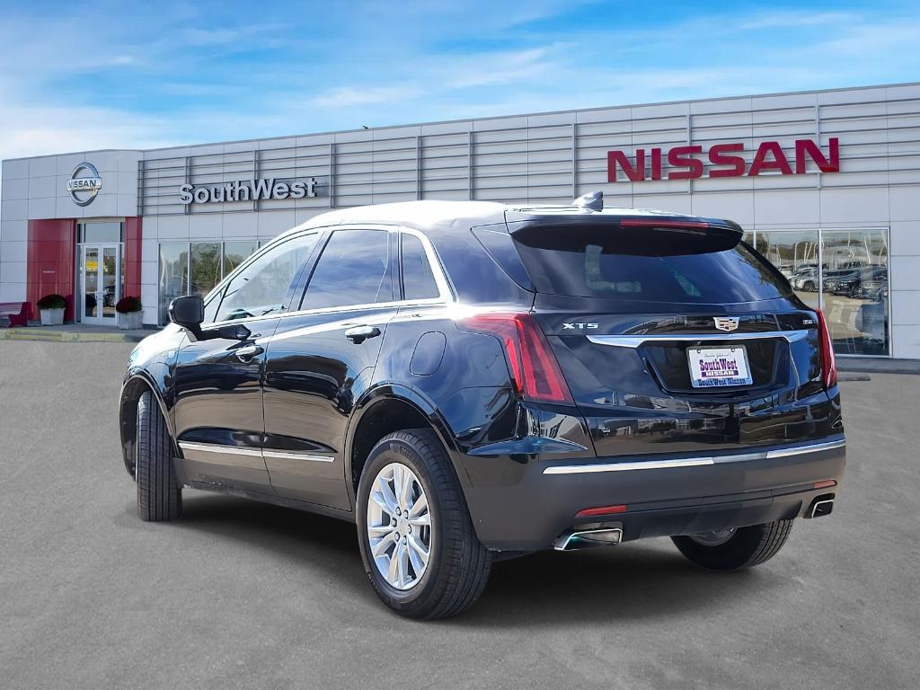 used 2021 Cadillac XT5 car, priced at $25,855