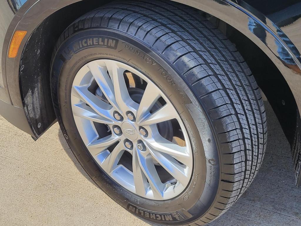 used 2021 Cadillac XT5 car, priced at $25,855