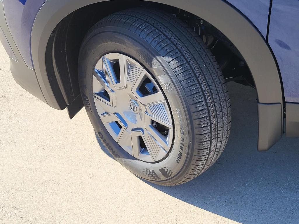 new 2026 Nissan Kicks car, priced at $24,072