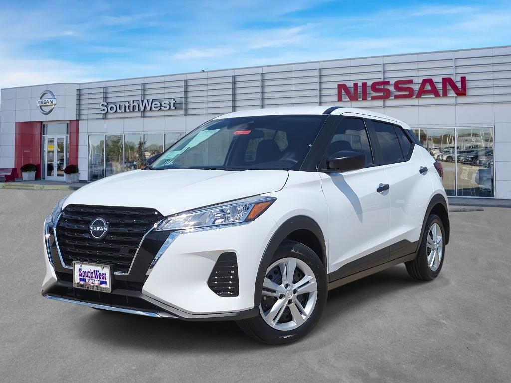 new 2025 Nissan Kicks Play car