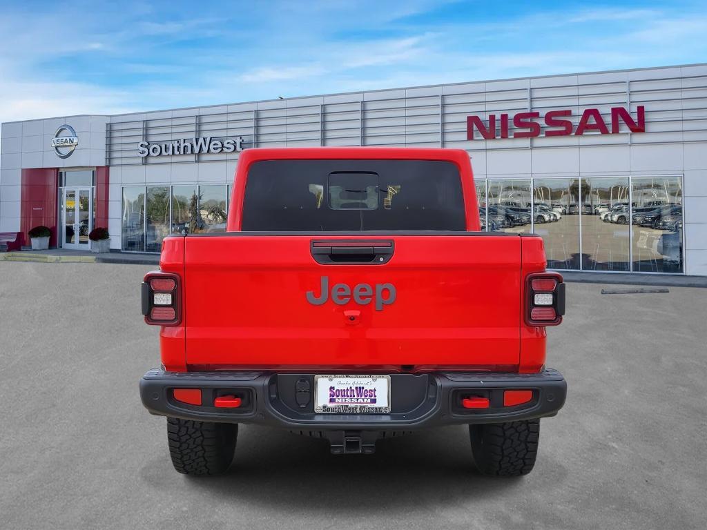 used 2025 Jeep Gladiator car, priced at $48,726