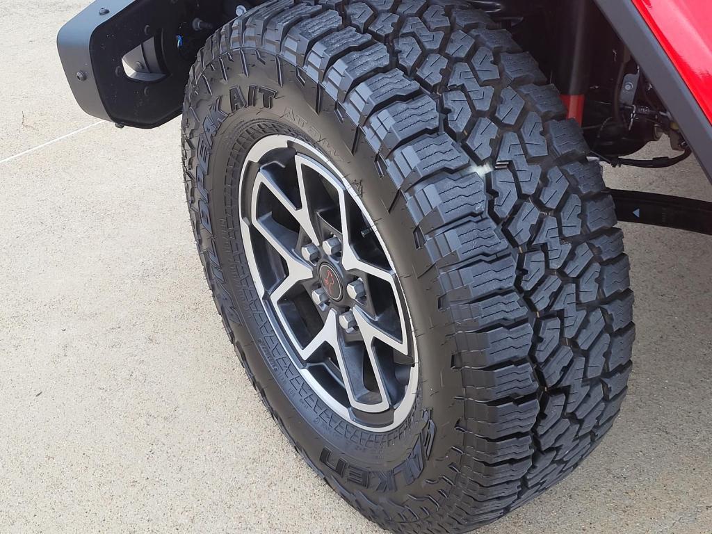 used 2025 Jeep Gladiator car, priced at $48,726