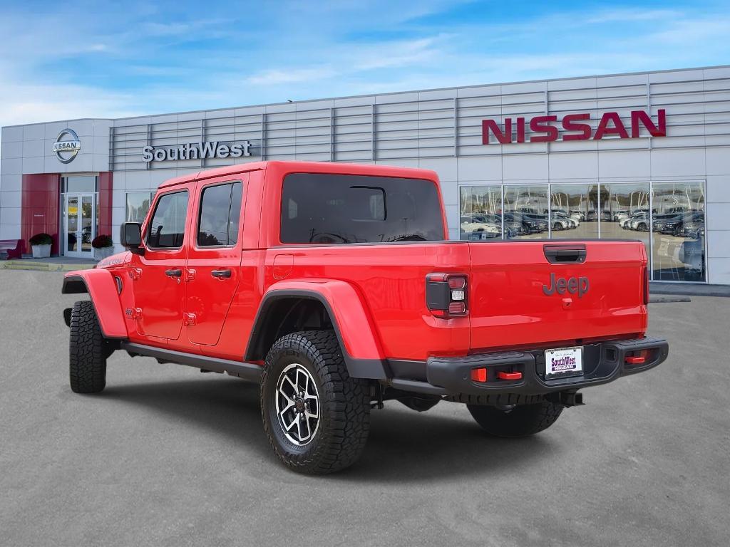 used 2025 Jeep Gladiator car, priced at $48,726
