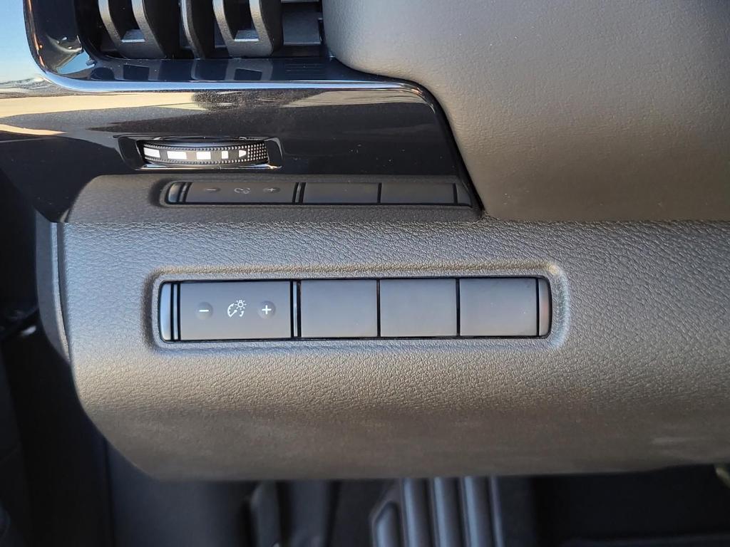 new 2025 Nissan Pathfinder car, priced at $27,980