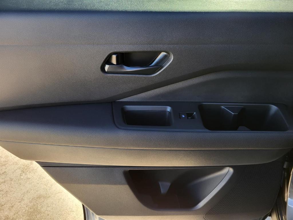 new 2025 Nissan Pathfinder car, priced at $27,980