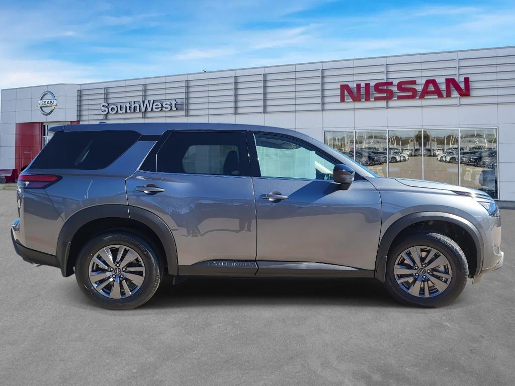 new 2025 Nissan Pathfinder car, priced at $27,980