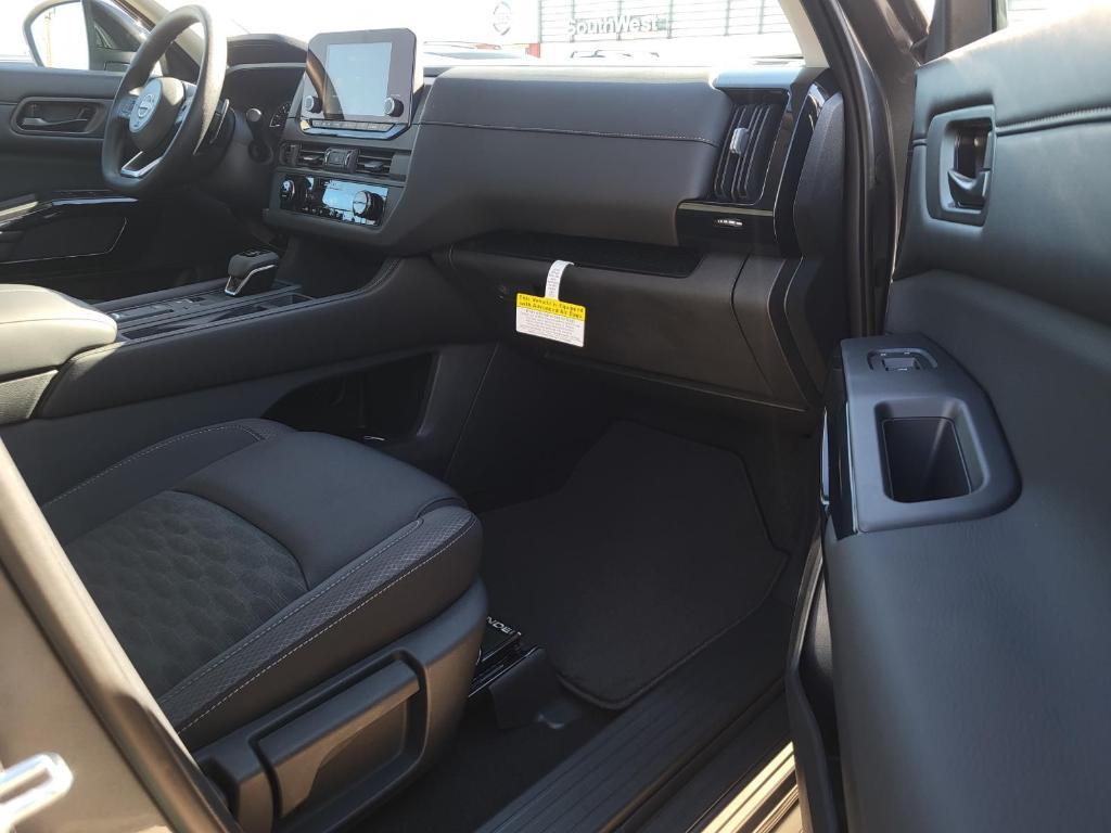 new 2025 Nissan Pathfinder car, priced at $27,980