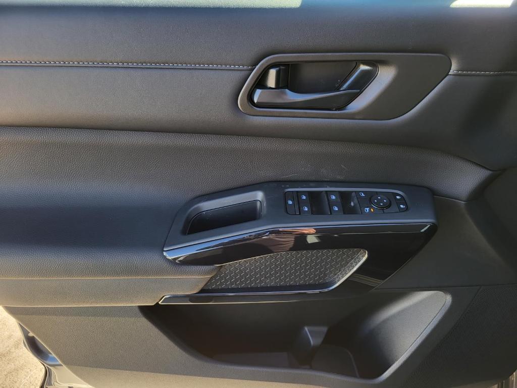 new 2025 Nissan Pathfinder car, priced at $27,980