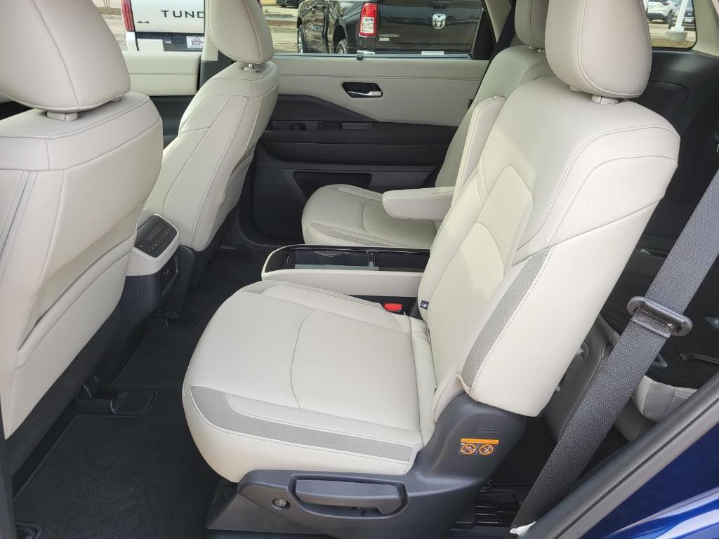 used 2025 Nissan Pathfinder car, priced at $33,662