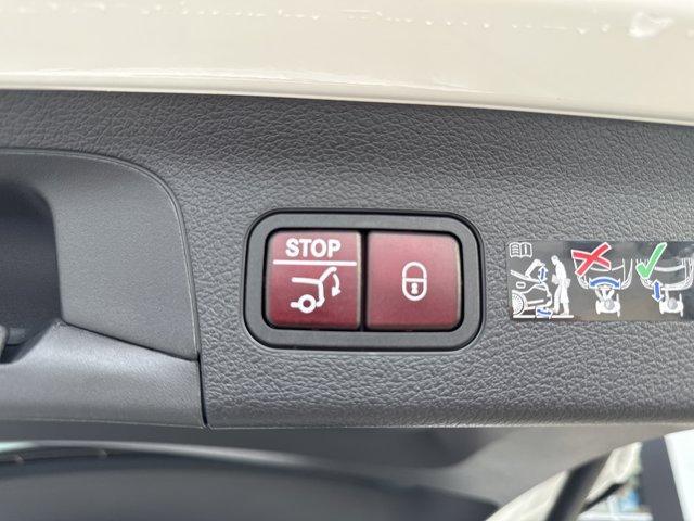 new 2026 Mercedes-Benz GLS 450 car, priced at $100,899