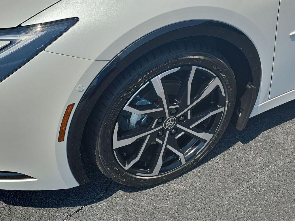 new 2025 Toyota Prius Plug-In Hybrid car, priced at $44,029