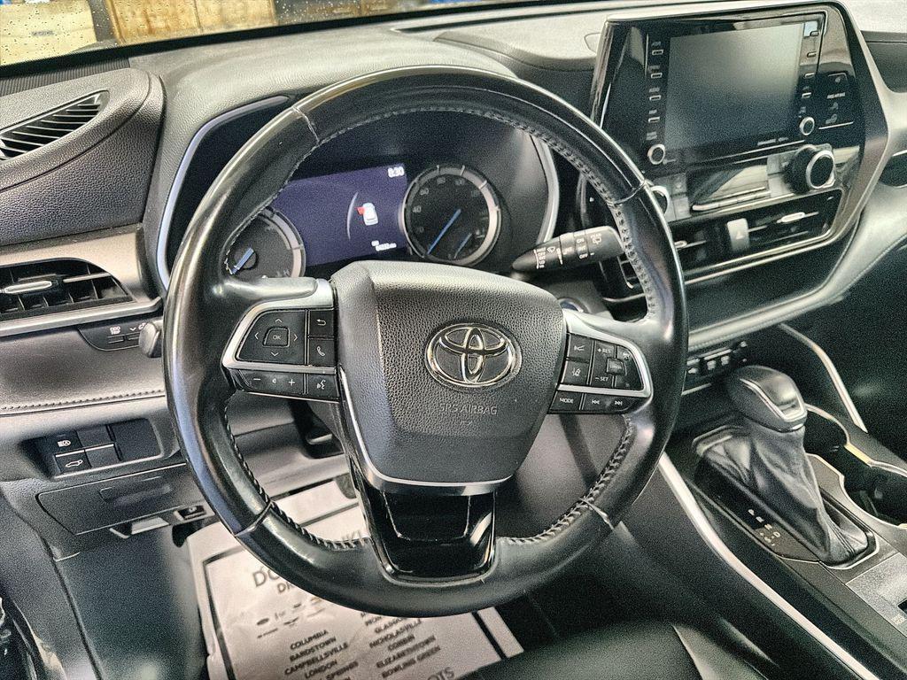 used 2021 Toyota Highlander Hybrid car, priced at $32,584