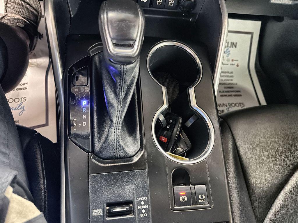 used 2021 Toyota Highlander Hybrid car, priced at $32,584