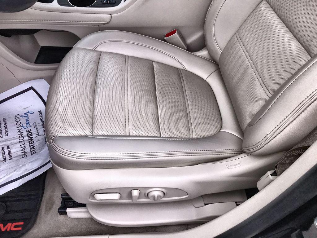 used 2023 GMC Acadia car, priced at $33,576