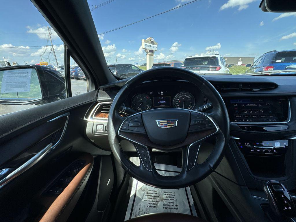 used 2021 Cadillac XT5 car, priced at $32,419