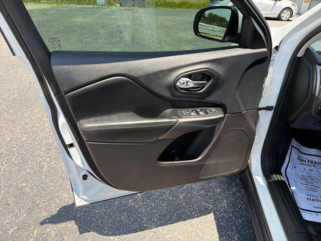 used 2019 Jeep Cherokee car, priced at $14,577