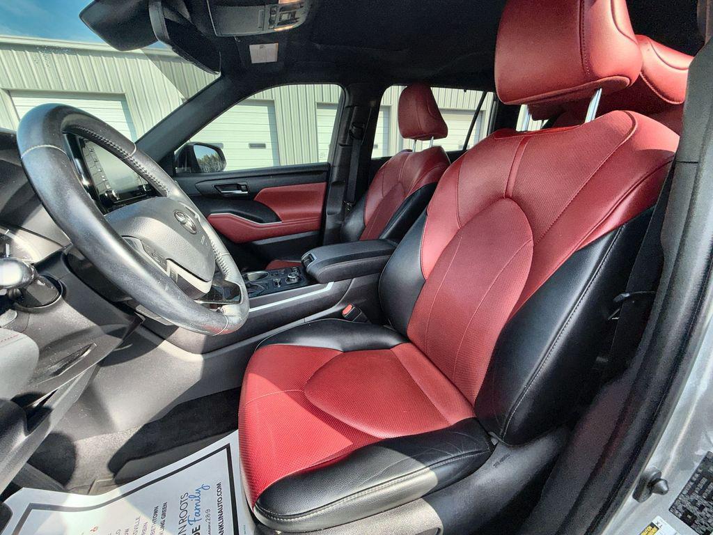 used 2022 Toyota Highlander car, priced at $33,477