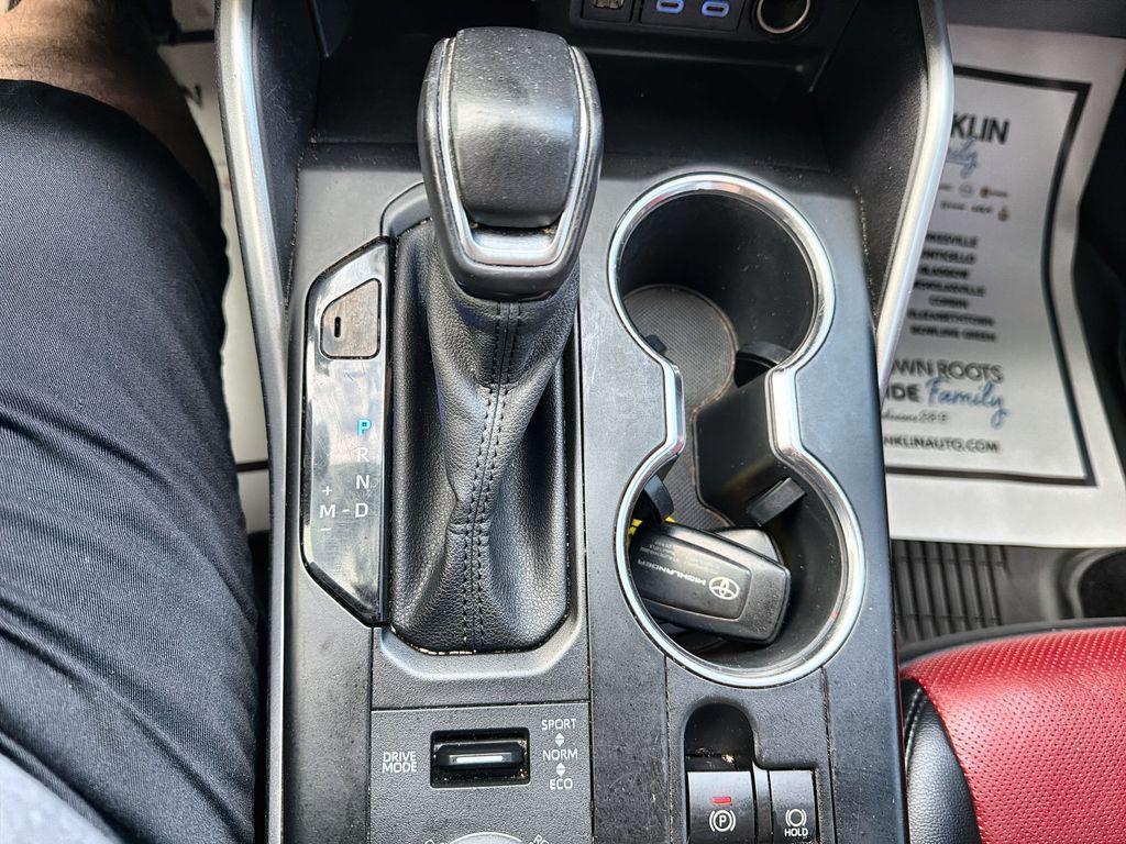 used 2022 Toyota Highlander car, priced at $33,477