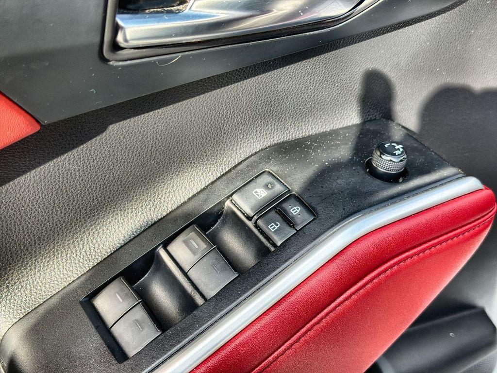 used 2022 Toyota Highlander car, priced at $33,477