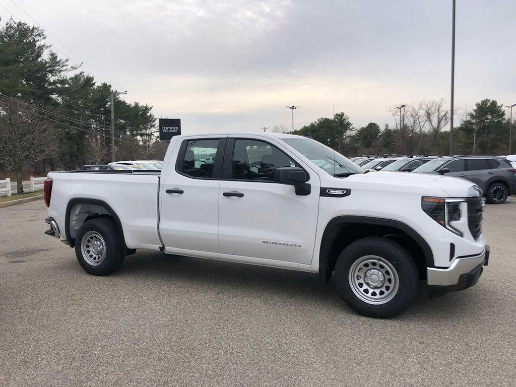 new 2026 GMC Sierra 1500 car, priced at $42,095