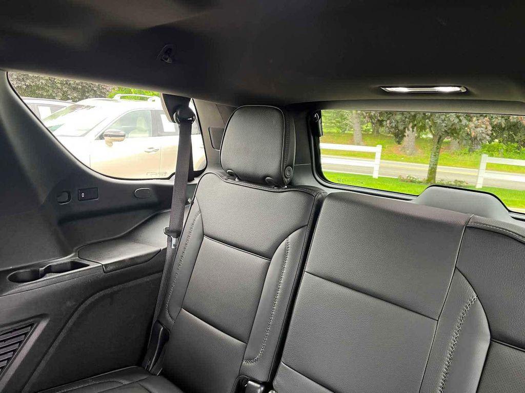 used 2022 GMC Yukon car, priced at $49,098