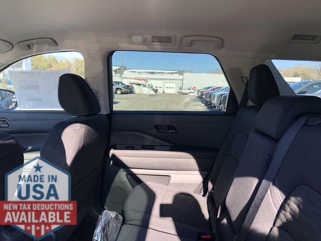 new 2026 Nissan Pathfinder car, priced at $39,108