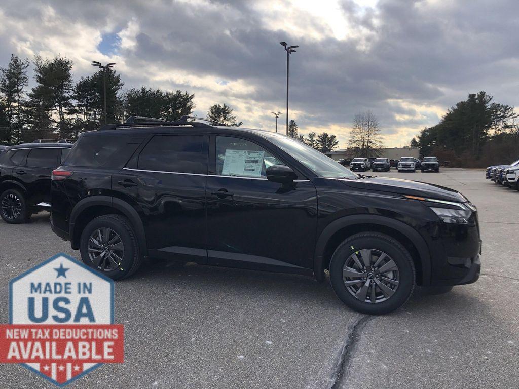 new 2025 Nissan Pathfinder car, priced at $39,375