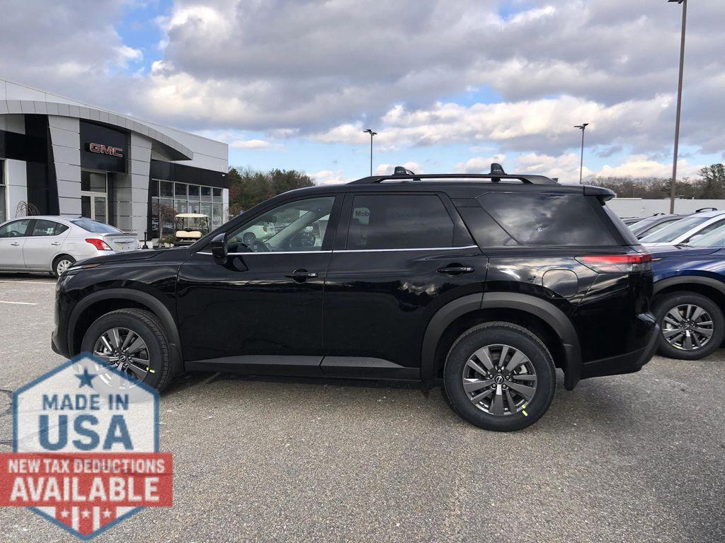 new 2025 Nissan Pathfinder car, priced at $39,375