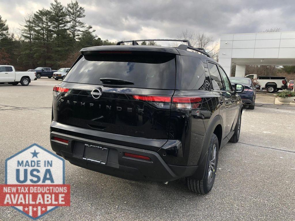 new 2025 Nissan Pathfinder car, priced at $39,375