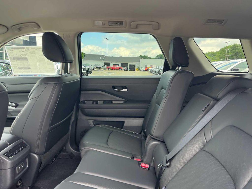 new 2026 Nissan Pathfinder car, priced at $44,258