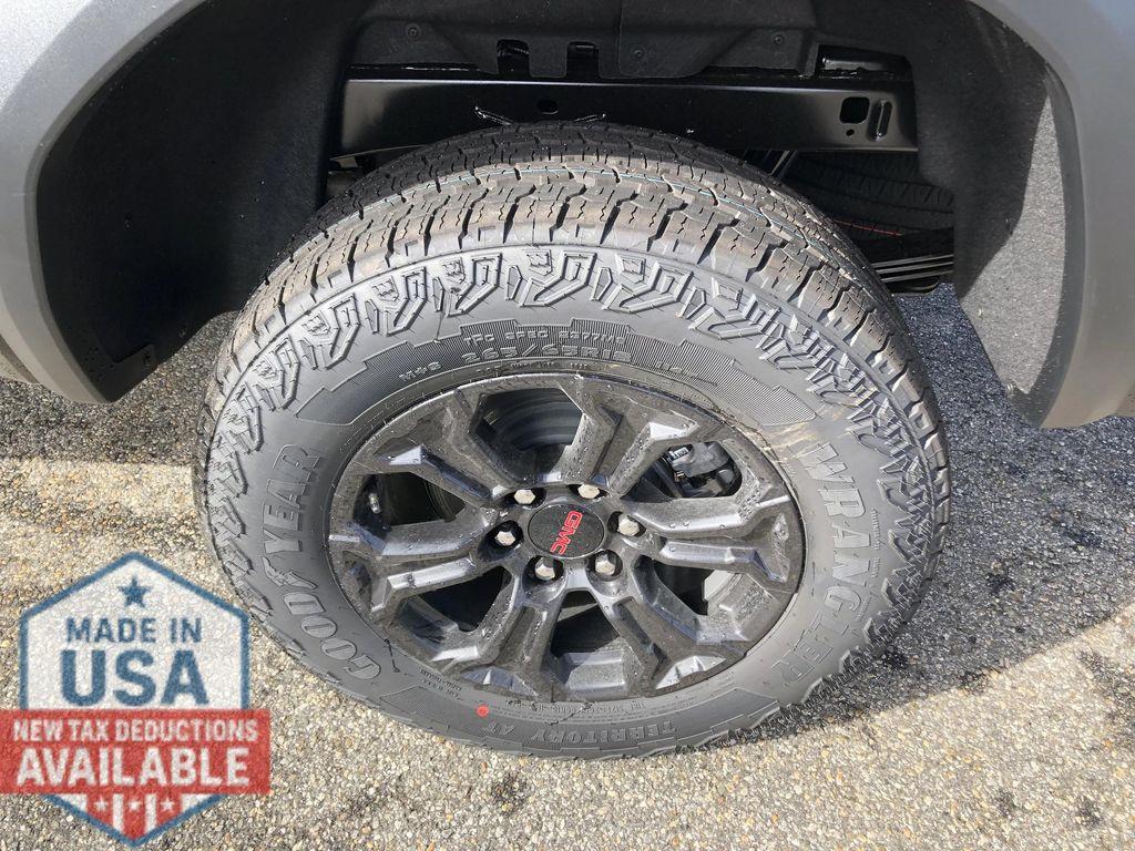 new 2025 GMC Canyon car, priced at $48,120