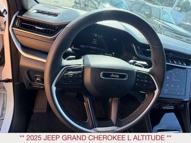 used 2025 Jeep Grand Cherokee L car, priced at $40,989