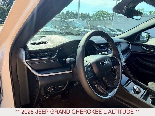 used 2025 Jeep Grand Cherokee L car, priced at $40,989