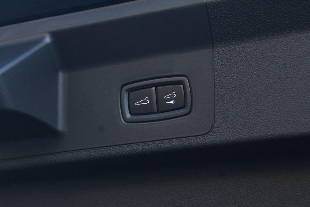 new 2026 Porsche Panamera car, priced at $136,019