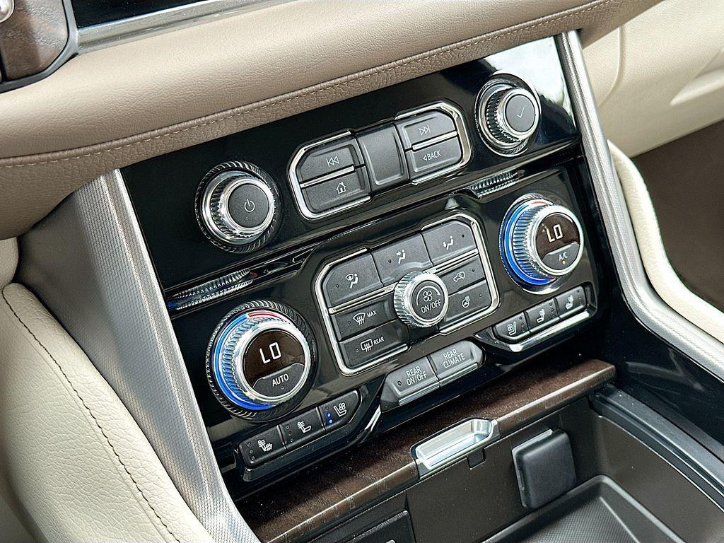 used 2024 GMC Yukon XL car, priced at $77,976