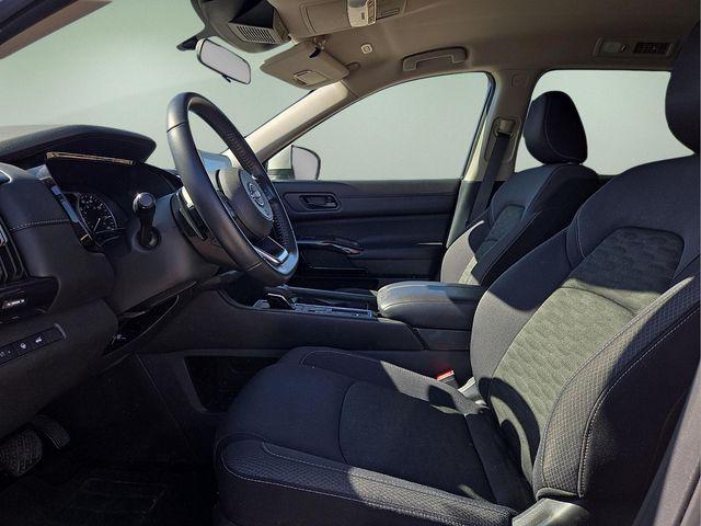 used 2025 Nissan Pathfinder car, priced at $28,800