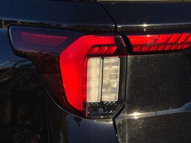 used 2025 Ford Explorer car, priced at $39,900