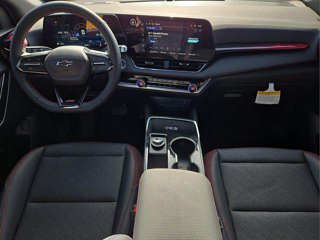 used 2026 Chevrolet Equinox car, priced at $32,000