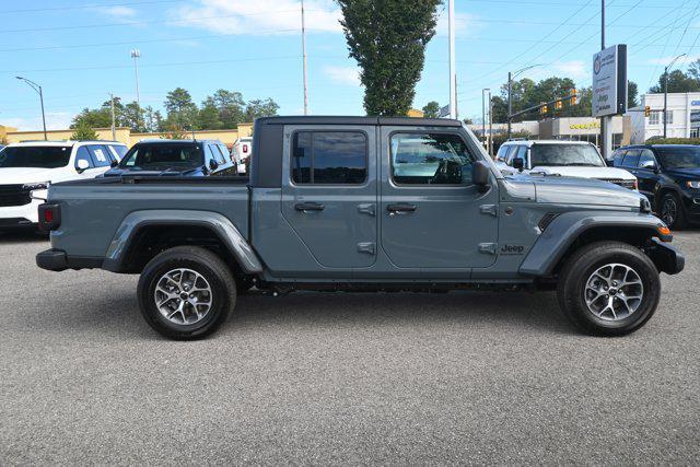 new 2025 Jeep Gladiator car, priced at $43,245