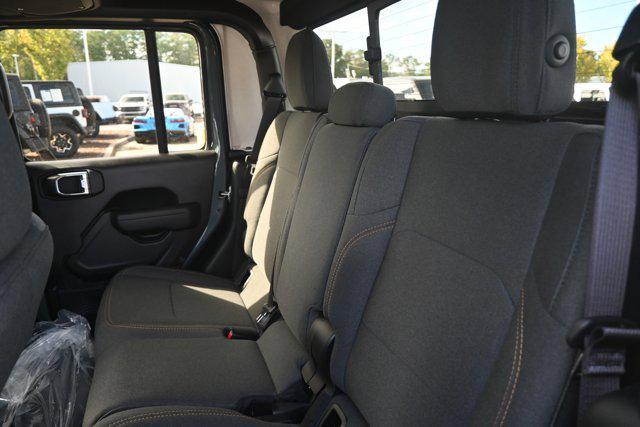 new 2025 Jeep Gladiator car, priced at $43,245