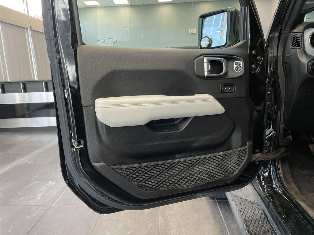 used 2023 Jeep Gladiator car, priced at $36,854