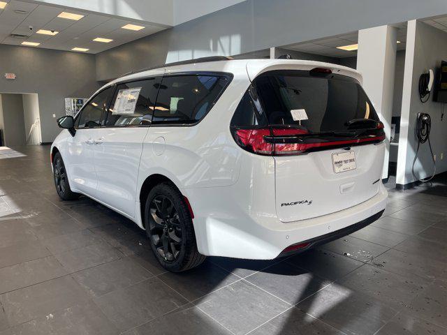 new 2026 Chrysler Pacifica car, priced at $46,315