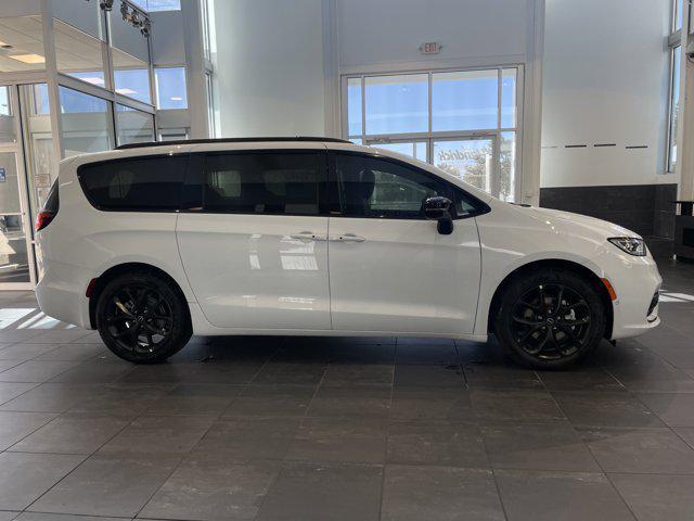 new 2026 Chrysler Pacifica car, priced at $46,315