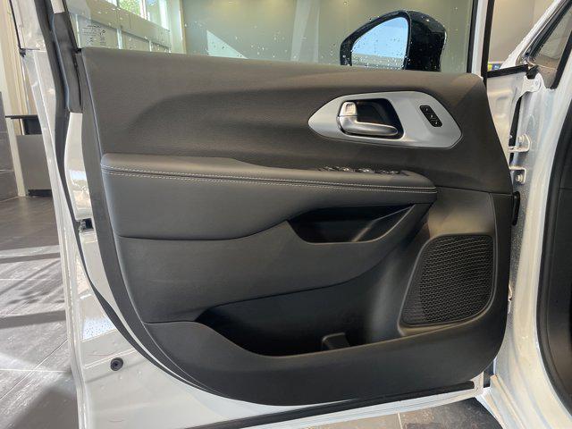 new 2026 Chrysler Pacifica car, priced at $46,315