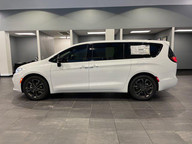new 2026 Chrysler Pacifica car, priced at $43,460