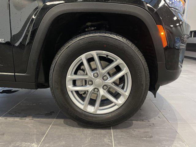 new 2025 Jeep Grand Cherokee car, priced at $42,170