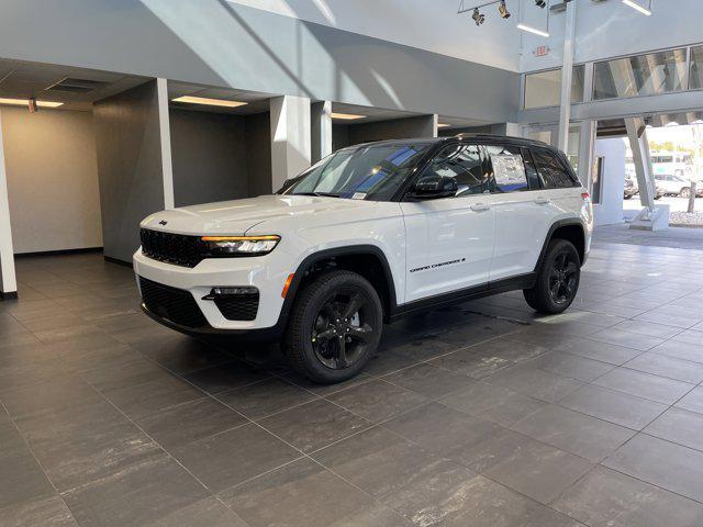 new 2025 Jeep Grand Cherokee car, priced at $45,390